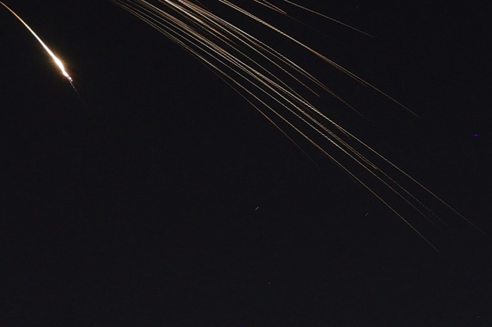 UAE tvrdi da su odbrambeni sistemi "trenutno suočeni s iranskim napadima"