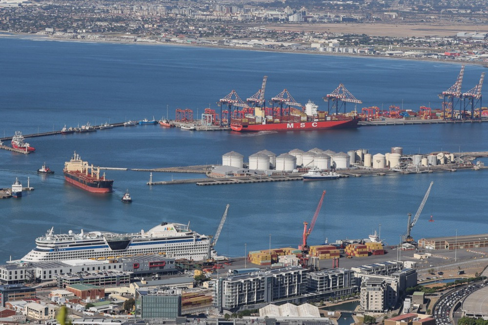 Iranski parlament odobrio plan za naplatu taksi za prolazak kroz Hormuški moreuz