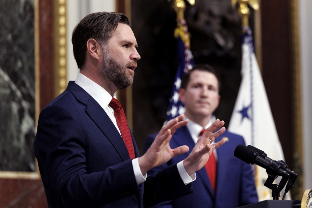 Vance: Iran može prosperirati ako odustane od nuklearnog oružja