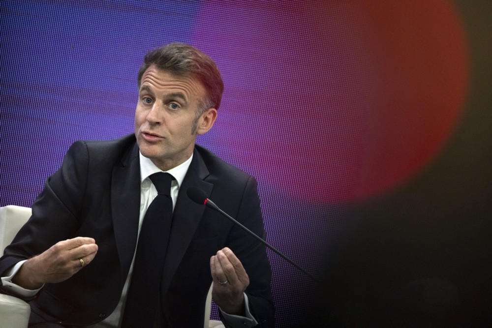 Macron pozvao 'srednje sile' da se suprotstave SAD-u i Kini