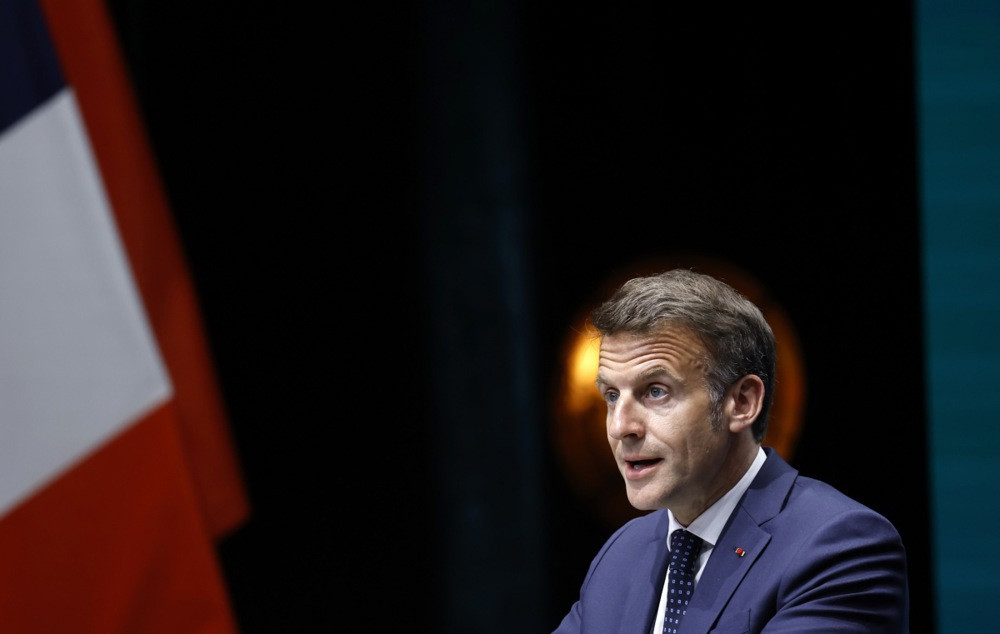 Macron: Francuski državljani oslobođeni iz iranskog zatvora vraćaju se kući nakon tri i po godine