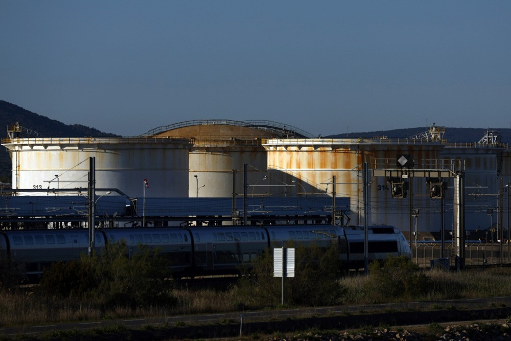 Cijene nafte rastu, berze padaju dok primirje između SAD-a i Irana visi o koncu