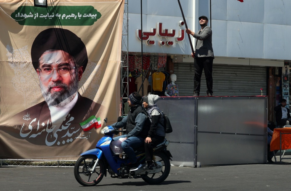 Teško ranjeni Mojtaba Khamenei vodi Iran iz izolacije dok rastu sumnje u njegovu moć