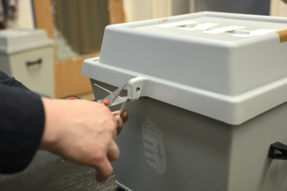 Magyarova Tisza nadomak dvotrećinske većine: Nedostaje joj jedan mandat