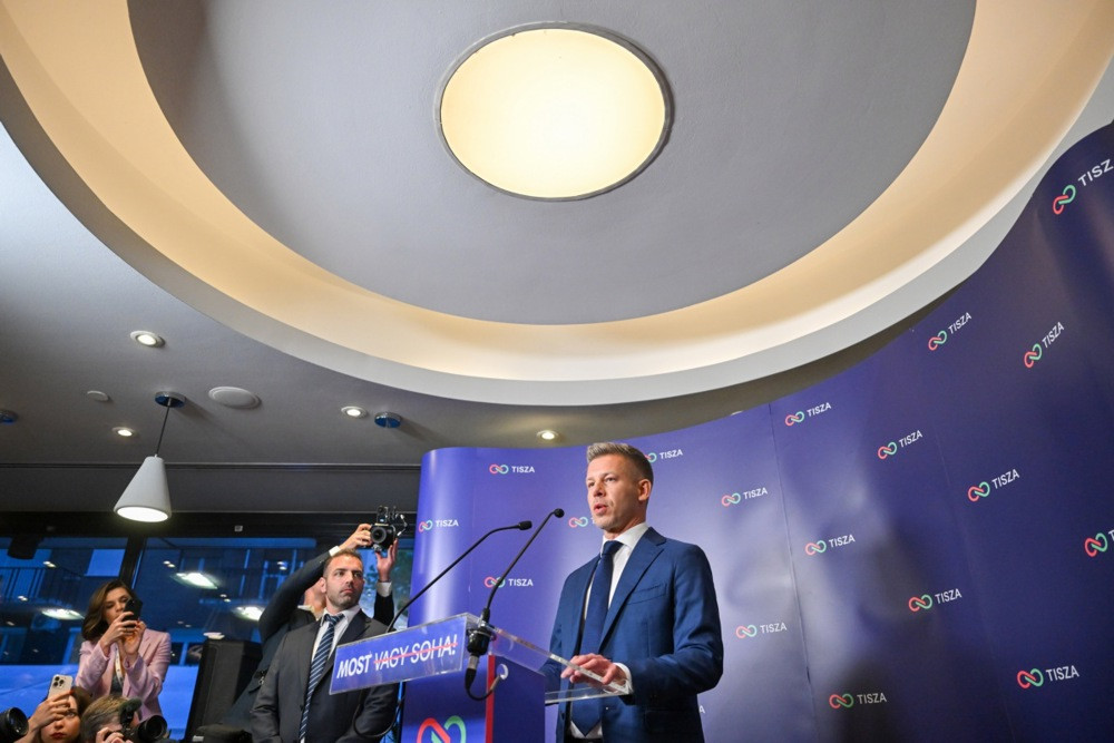 Magyar najavljuje ograničenje mandata premijera, što bi onemogućilo povratak Orbána