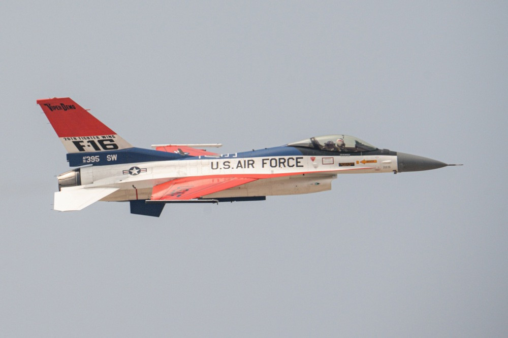 Vojni avion srušio se kod američke zračne baze u Njemačkoj, pilot se katapultirao