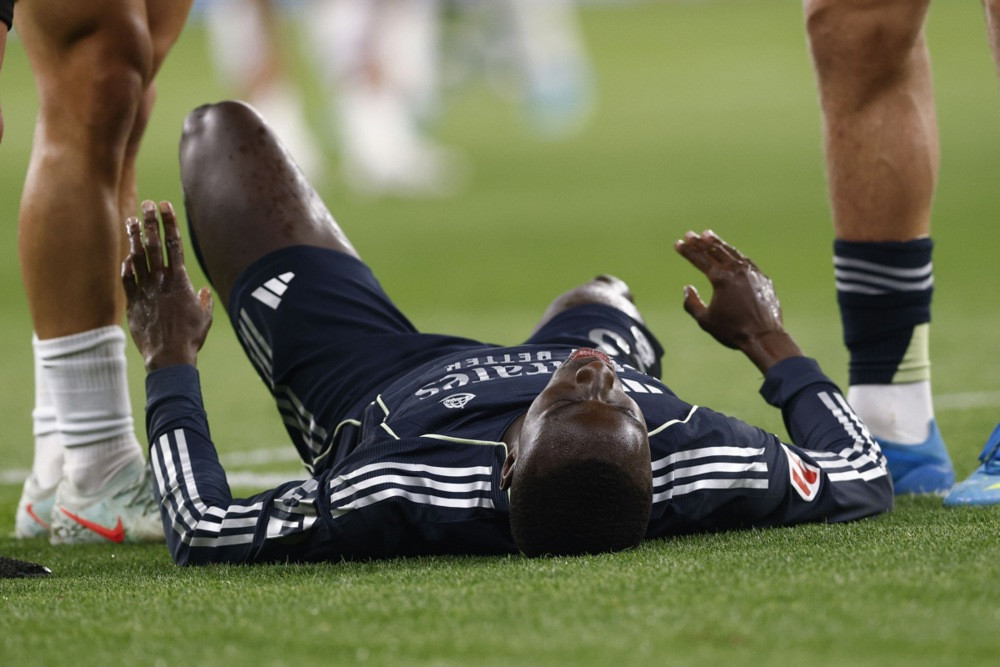 Fudbaler Real Madrida Ferland Mendy van terena do kraja sezone zbog povrede kvadricepsa