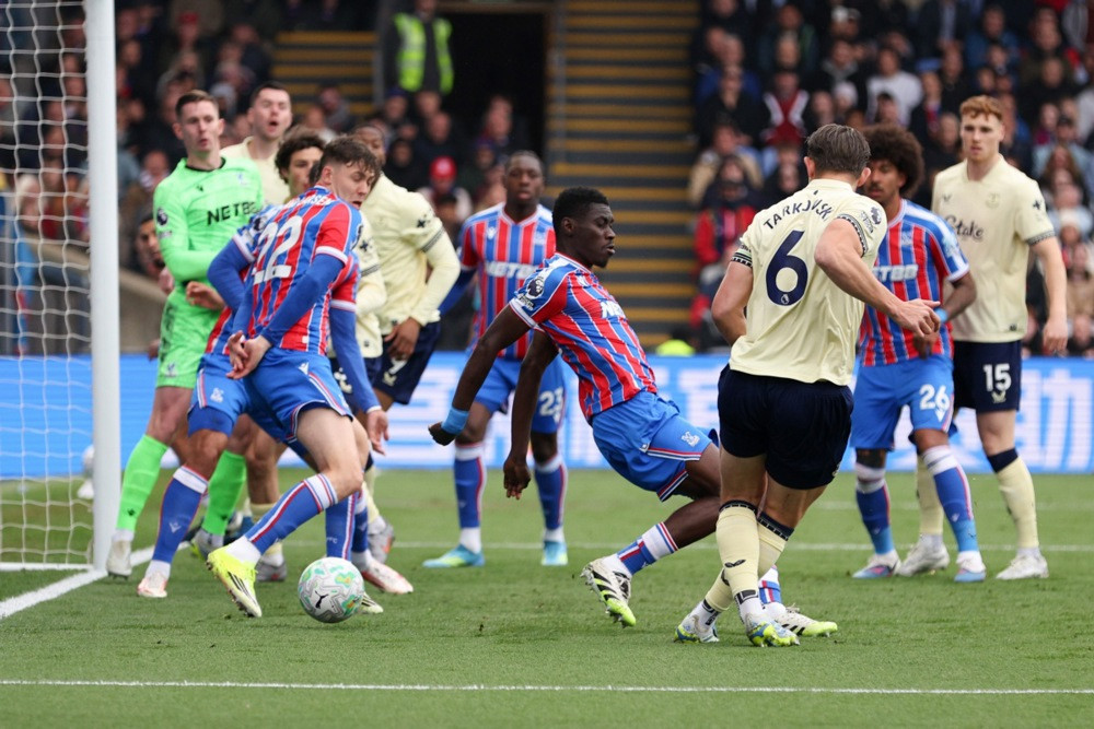 Neriješeno u duelima Nottingham Foresta i Newcastlea, Crystal Palacea i Evertona te Burnleyja i Aston Ville u Premier ligi