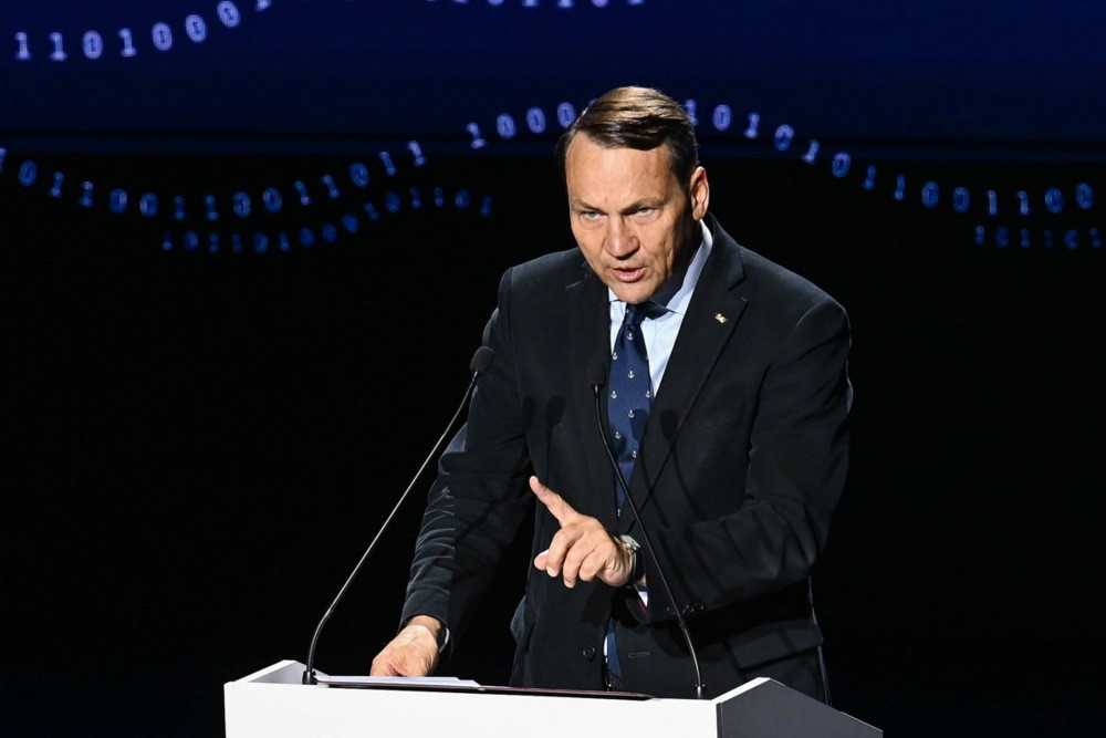 Sikorski upozorio na "veliku oluju": Svijet ulazi u period duboke nestabilnosti