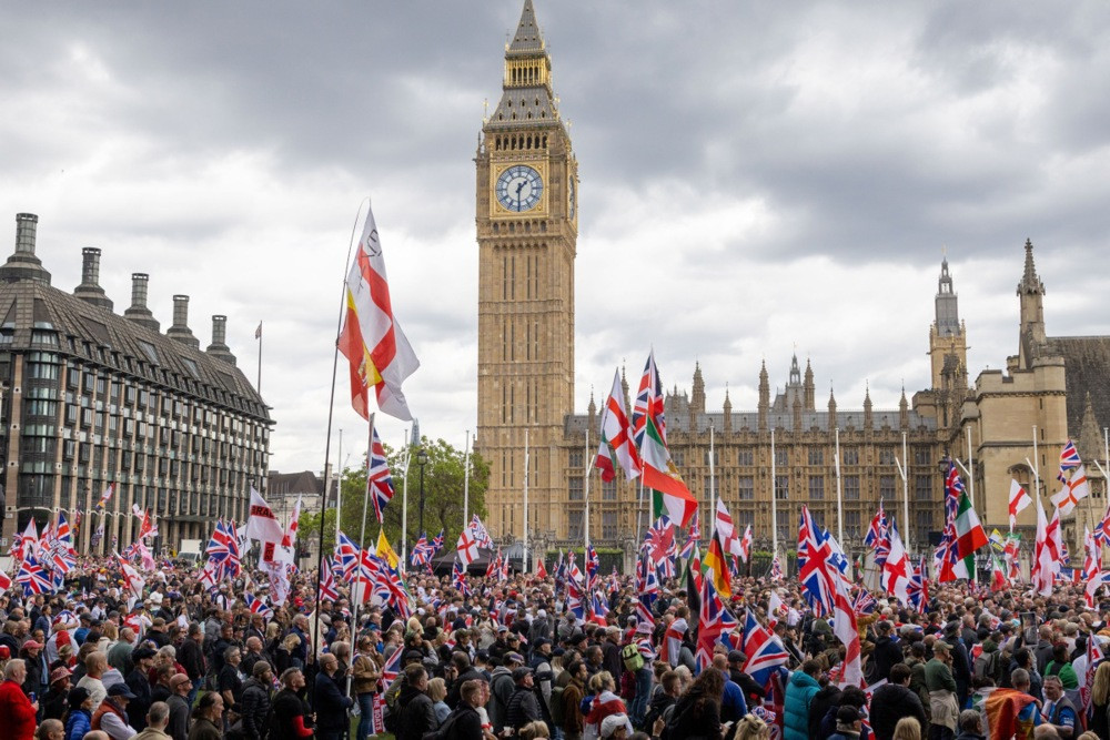 Tommy Robinson pozvao desetine hiljada u Londonu da se pripreme za "Bitku za Britaniju"