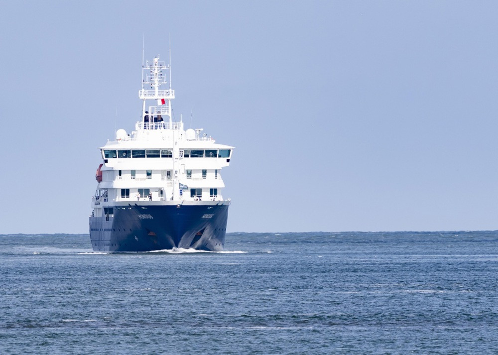 Turistički brod pogođen epidemijom hantavirusa stigao u luku Rotterdam na dezinfekciju