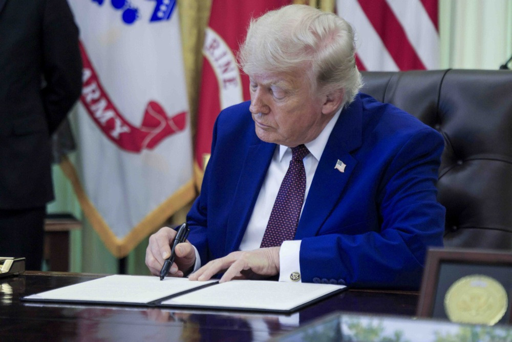 Trump bi mogao narediti nove napade na iransku infrastrukturu