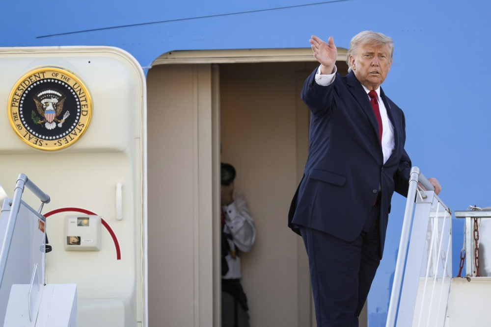 Bijela kuća zabranila "Politicu" ulazak u avion Air Force One