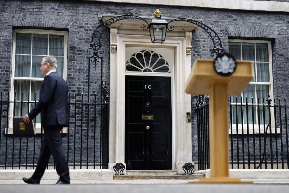 Downing Street iznosi da nema novih velikih političkih ili budžetskih odluka prije nego što Starmer napusti funkciju