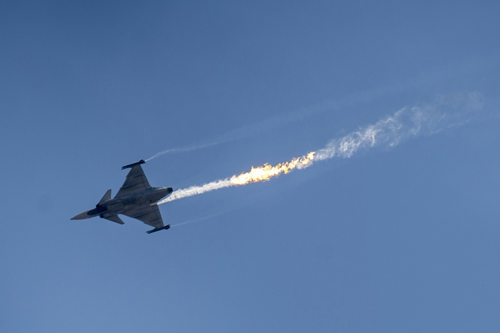 Mađarski borbeni avion Gripen srušio se kod Szolnoka, pilot se katapultirao