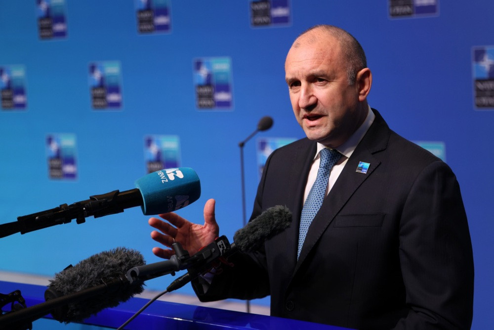 Dronovi nepoznatog porijekla pogodili dva broda u Crnom moru, 11 članova posade potonulog broda nestalo