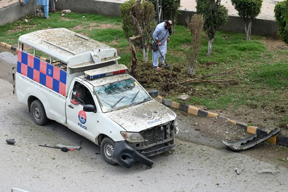 U samoubilačkom napadu u sjeverozapadnom Pakistanu poginulo 14 osoba, više osoba povrijeđeno