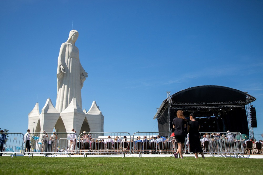 Najviša statua Djevice Marije u Evropi otkrivena u poljskom selu