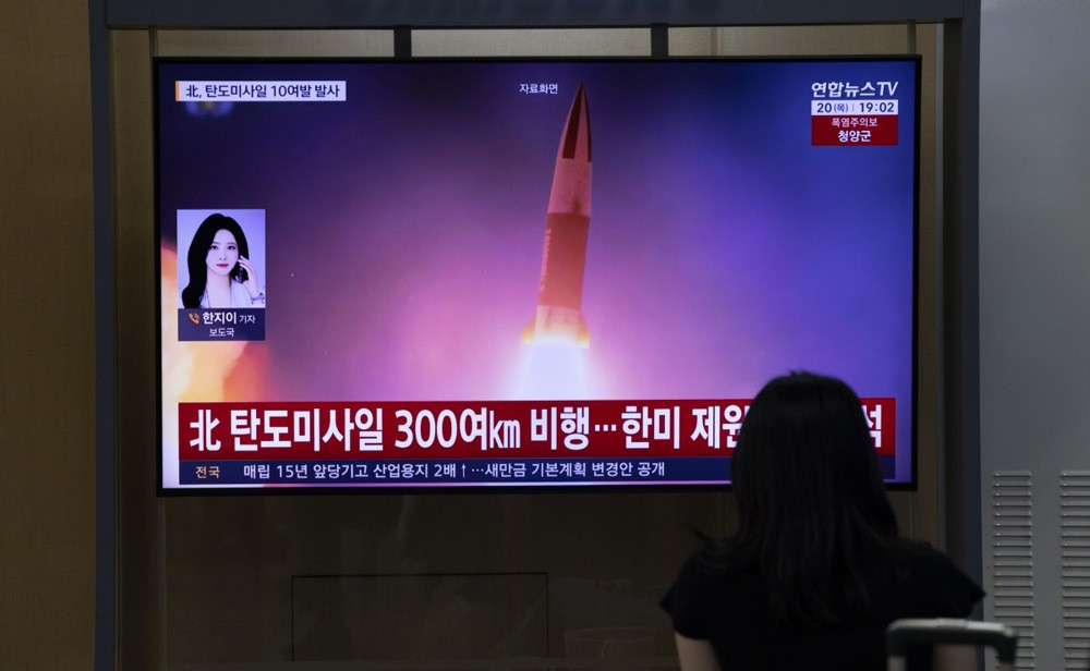 Sjeverna Koreja lansirala najmanje jednu sumnjivu balističku raketu