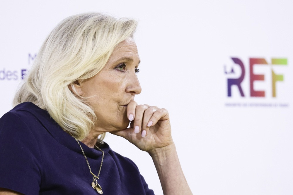Le Pen vodi u anketama, ali francuska predsjednička utrka ostaje neizvjesna