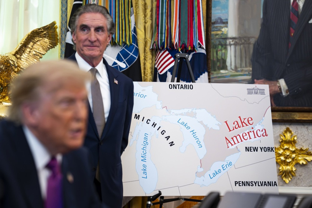 Trump potpisao naredbu o preimenovanju jezera Ontario u "Jezero Amerika"