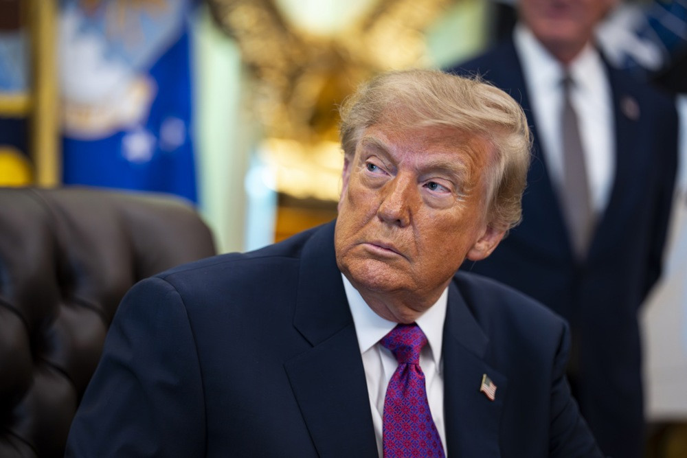 Trump: Hormuški moreuz je otvoren, SAD imaju kontrolu nad plovnim putem