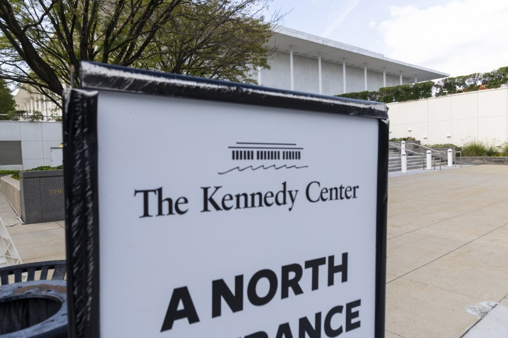 Sud spriječio dodavanje Trumpovog imena Kennedy centru