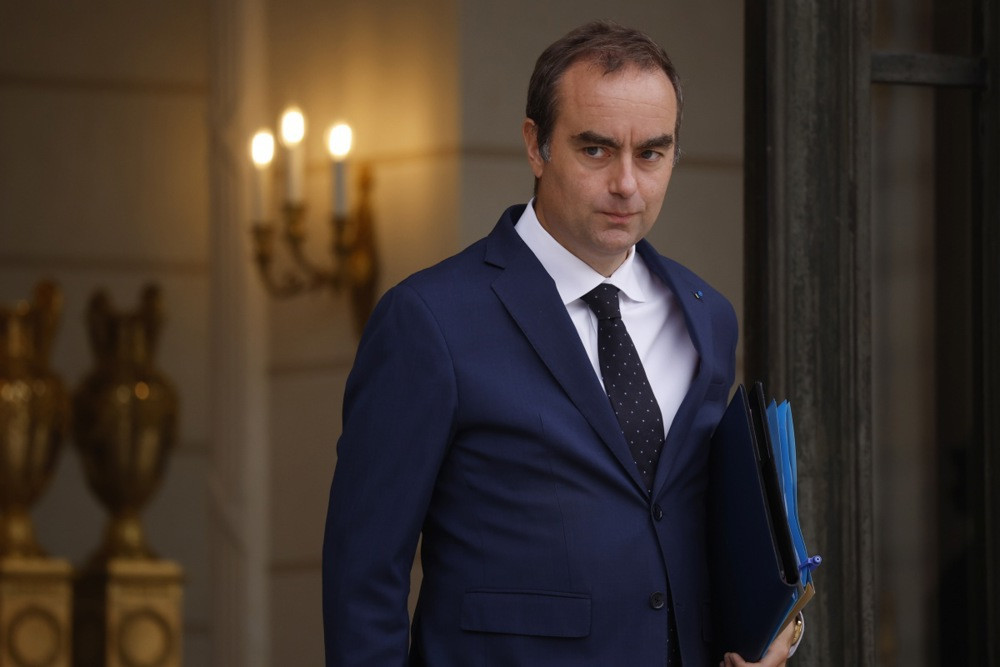 Lecornu najavio obustavu nastave u srednjim školama krajem sedmice