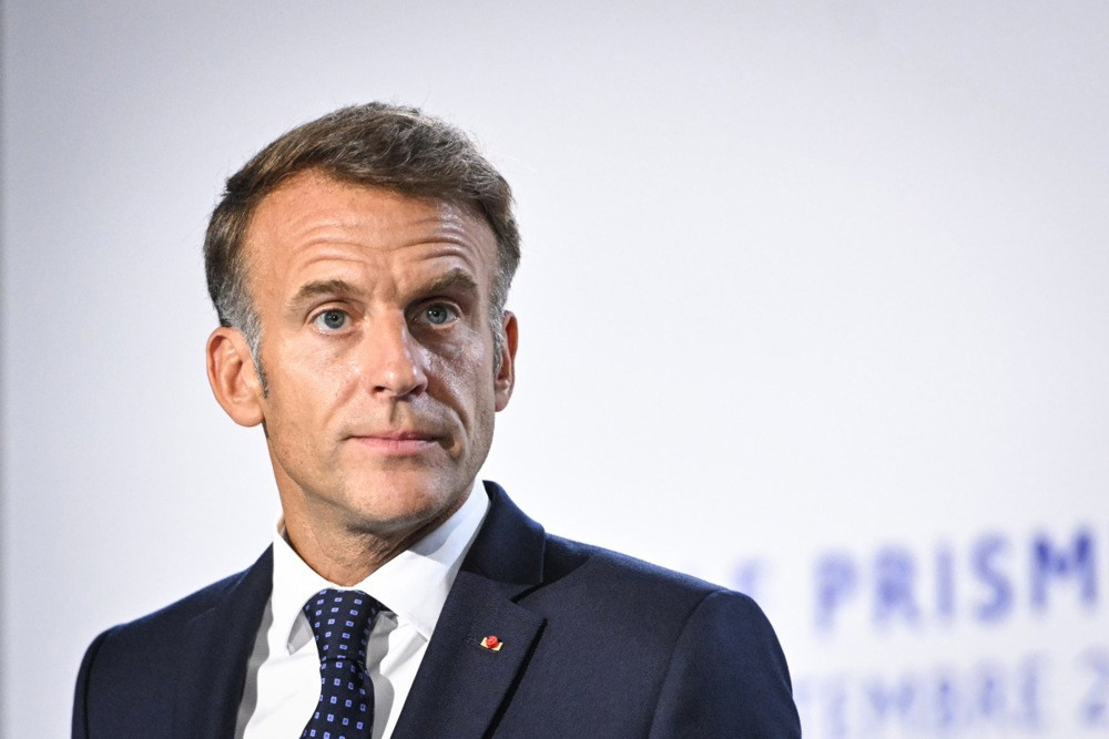 Macron poziva na preuzimanje kontrole nad umjetnom inteligencijom i platformama društvenih mreža