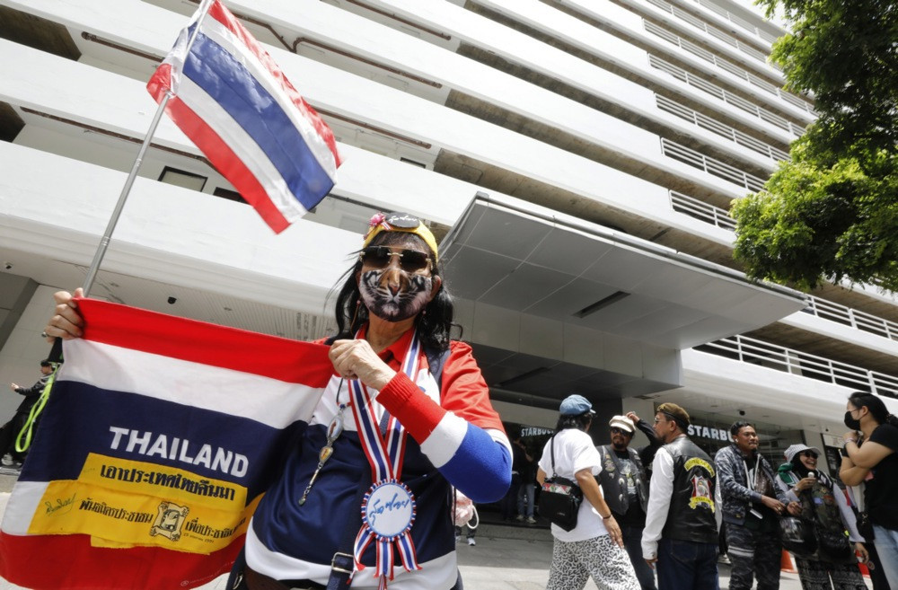 Demonstracije ispred Ambasade Izraela u Bangkoku zbog nedoličnog ponašanja izraelskih turista