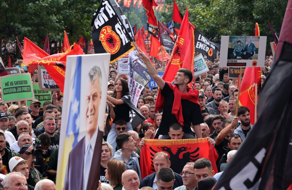 U Prištini održan masovni protest podrške bivšim liderima OVK-a