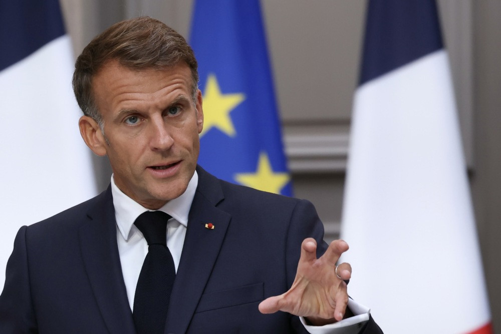 Macron: Ruski hibridni napadi na Evropu se intenziviraju