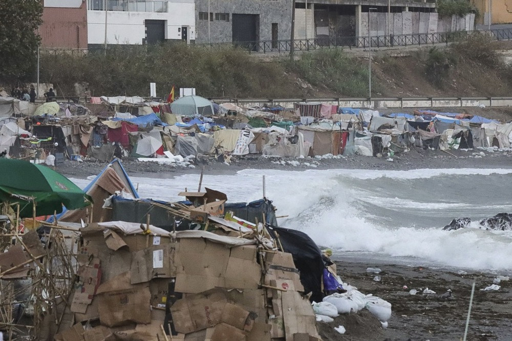 Više od 3.000 migranata i dalje živi na ulicama španske Ceute