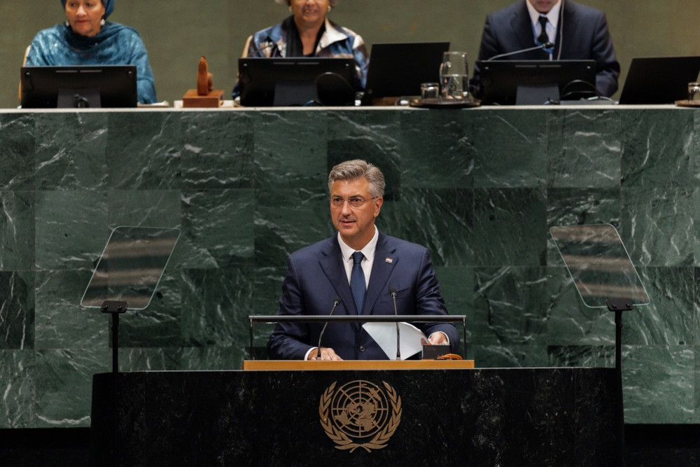 Plenković: Vučić nastavlja s neutemeljenom kampanjom protiv Hrvatske umjesto da se pospe pepelom