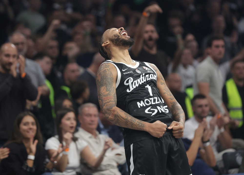 Carlik Jones MVP 1. kola Evrolige