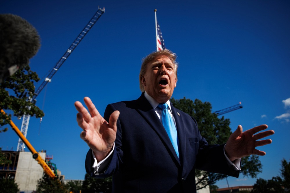 Trump: SAD povukle bombardere iz baze RAF Fairford zbog određenih prijetnji
