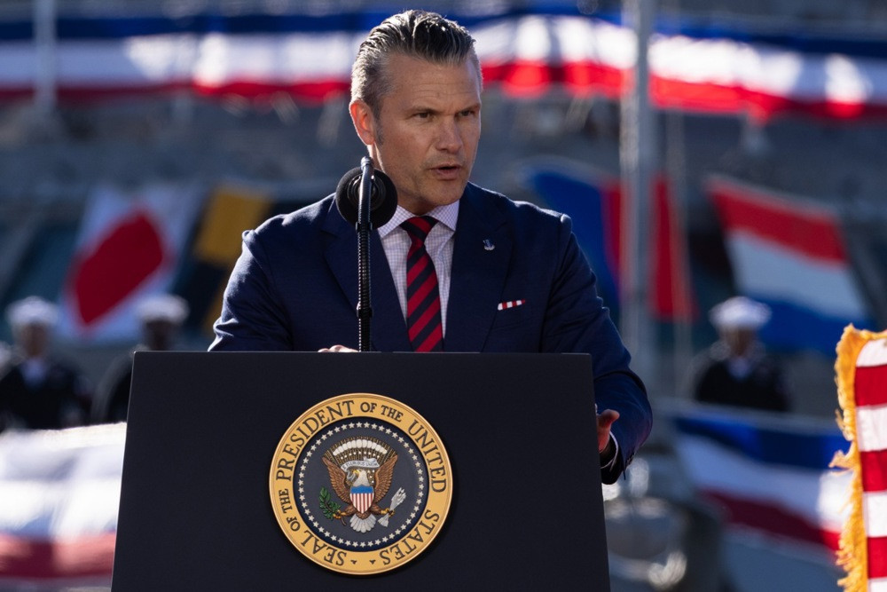 Hegseth pohvalio posadu USS Abraham Lincoln nakon misije na Bliskom istoku