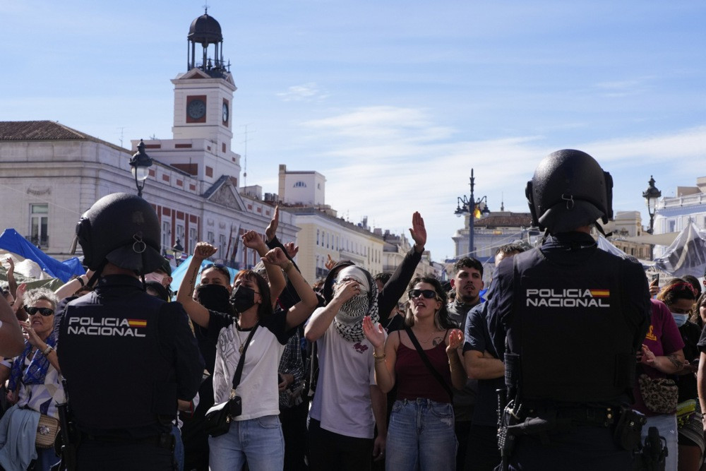 Oko 25.000 osoba na protestu u Madridu: Traže zaštitu državnog penzionog sistema