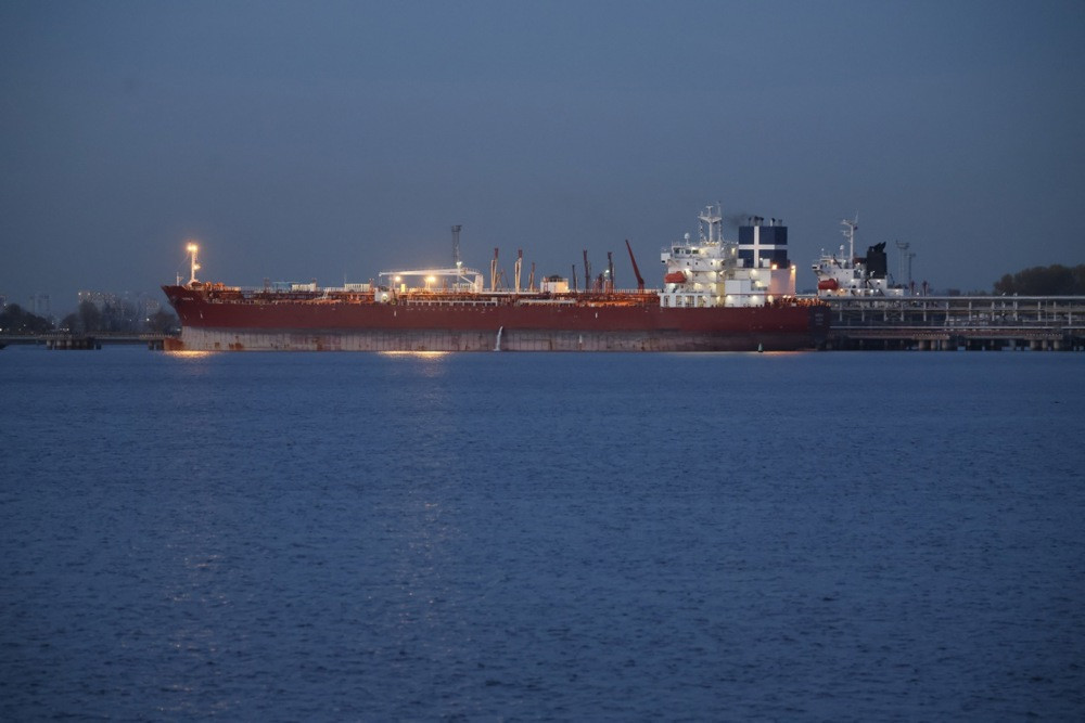 Tanker s 40.000 tona ruskog dizela plovi prema New Yorku, dolazak se očekuje 7. studenoga