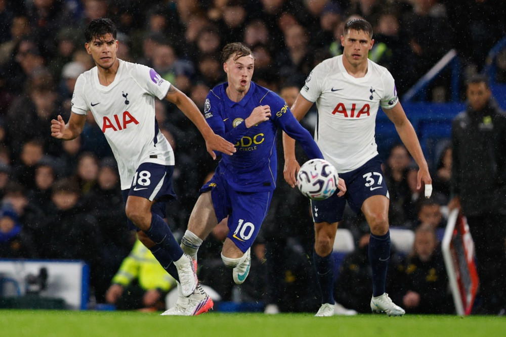 Tottenham slavio protiv Chelseaja, autogol Pendersa prelomio utakmicu