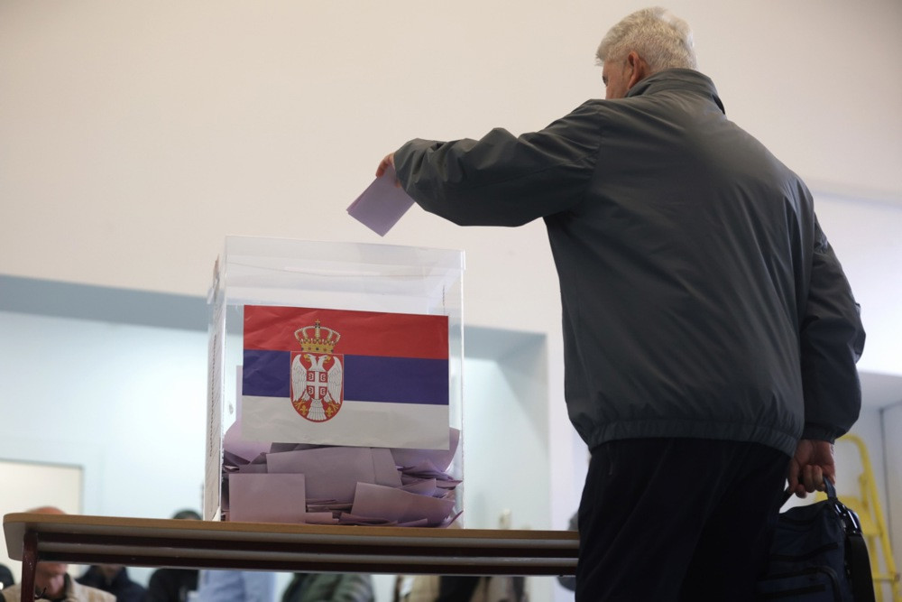 Izlaznost na vanrednim parlamentarnim izborima u Srbiji do 18 sati 64,89 posto