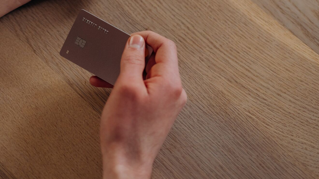 Saopštio mu da je dobio nagradu pa ukrao 2200 KM