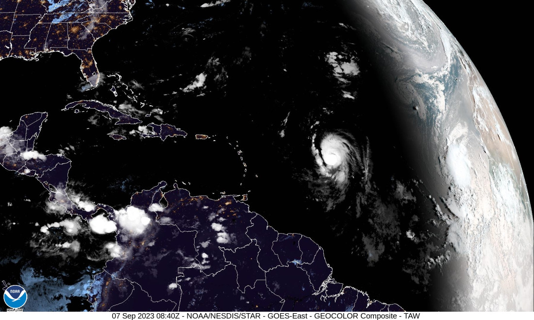 Tropska oluja Lee prerasla u uragan dok se kretala preko Atlantskog okeana