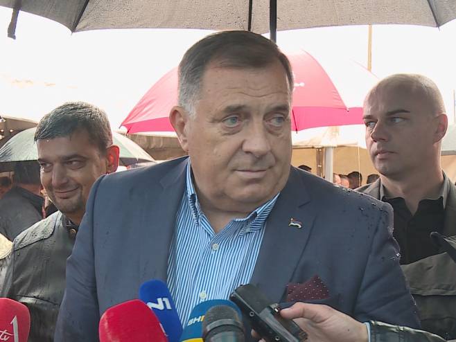 Dodik: Situaciju riješiti uz posredovanje Erdogana, Vučića i Milanovića