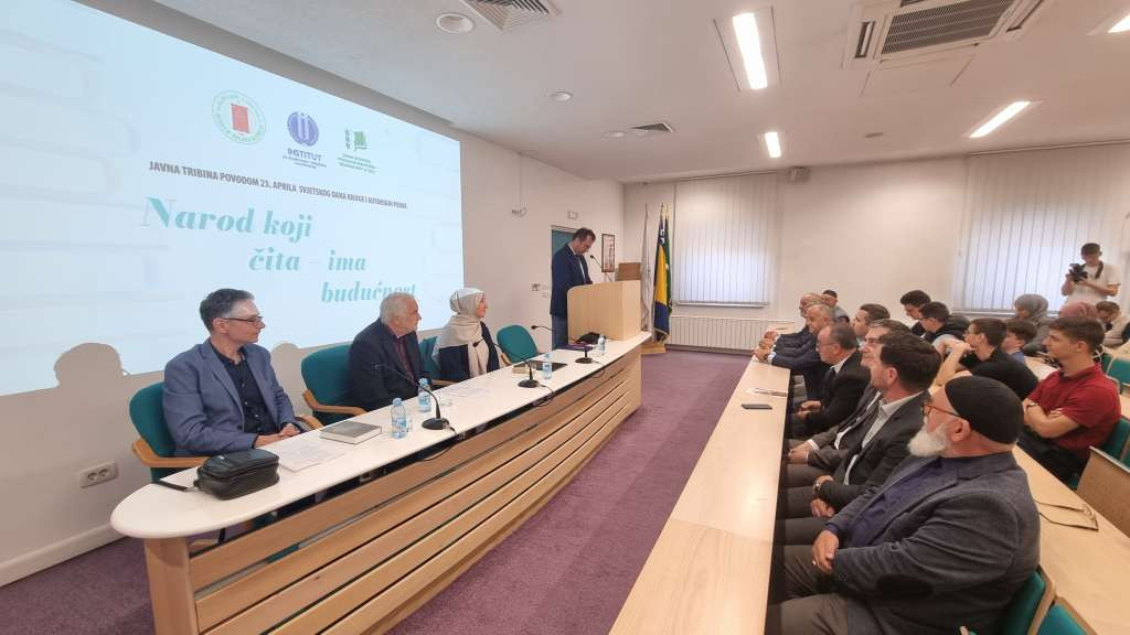 U Tuzli održana tribina "Narod koji čita – ima budućnost"