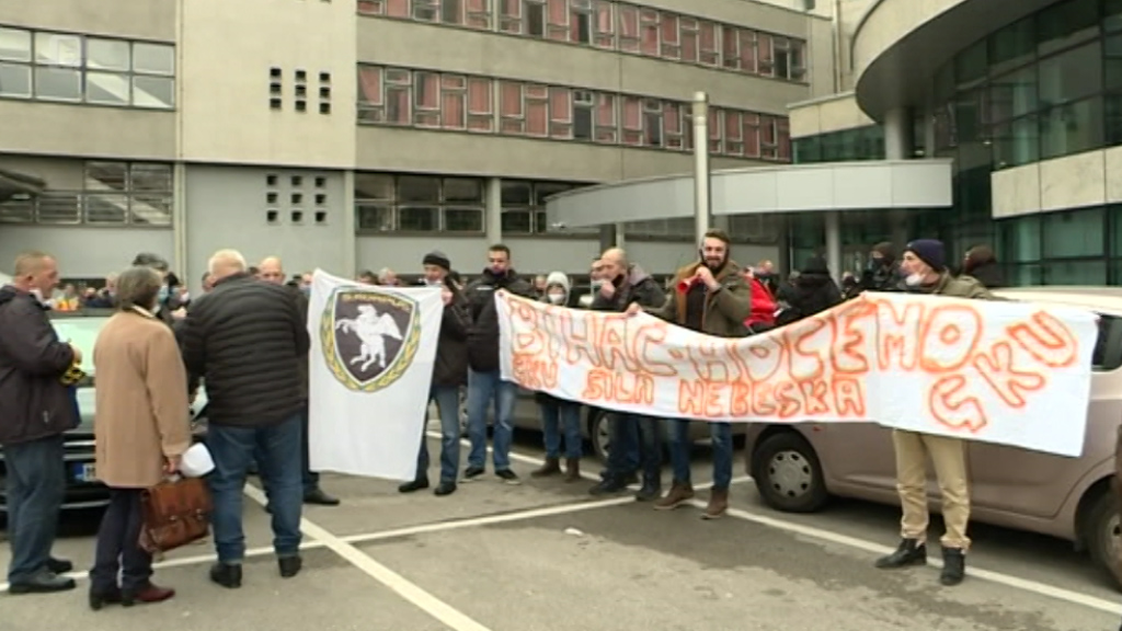 Radnici, članovi Sindikata BH Telekoma protestirali ispred zgrade uprave