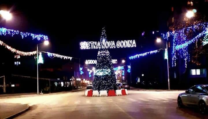 Lukavac u predbožićnom i prednovogodišnjem ruhu