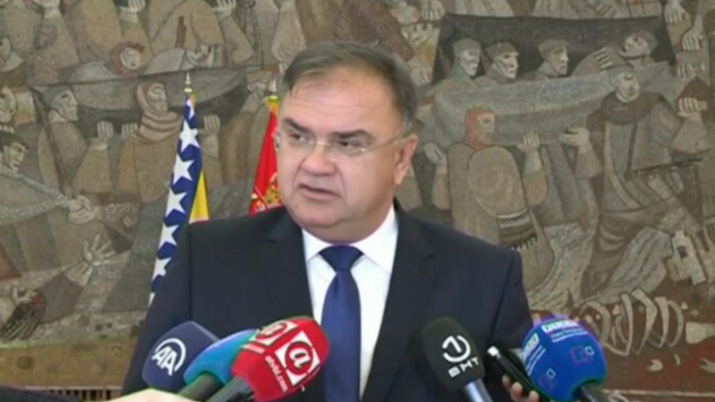 Ivanić: Za Dodikovu sramotu me nije briga, osramotio je srpski narod