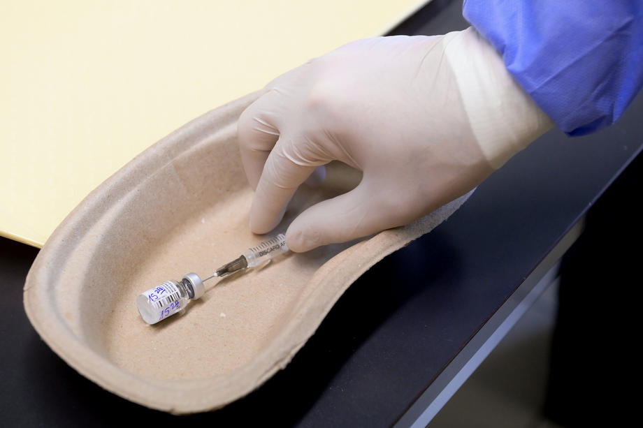 U Mađarskoj počela vakcinacija