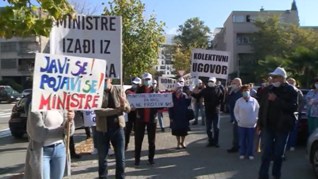 Zdravstveni radnici HNK-a održali prosvjednu šetnju u Mostaru